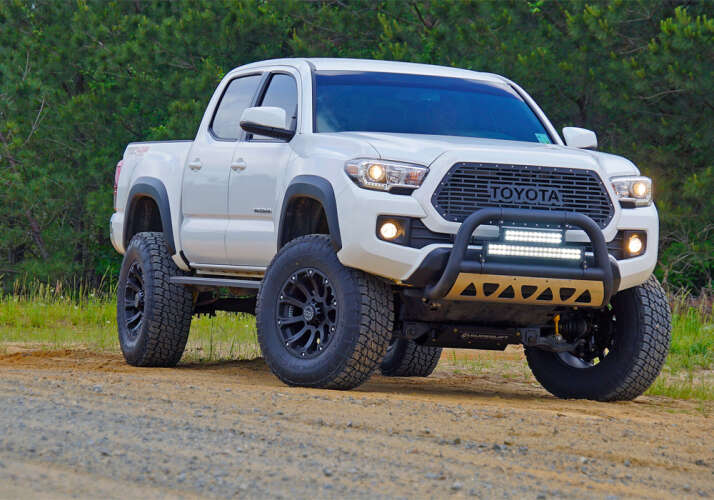 6in 05-15 Toyota Tacoma 2WD & 4WD Lift Kit w/ Fox Coilovers & Rear Shocks Gallery 2