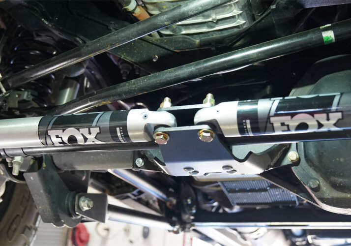 Dual Steering Stabilizer Kit | Fox 2.0 Cylinders - 05-22 F-250/350 4WD - No Lift Required Gallery 2