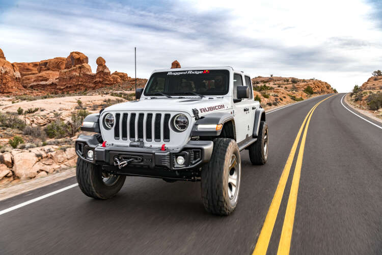 2.5 in Jeep Lift Kit | Wrangler JLU 4-door | with Shock Extensions, Shadow, Fox 2.0, Fox 2.0 Reservoir, or King 2.0 Shocks Gallery 5